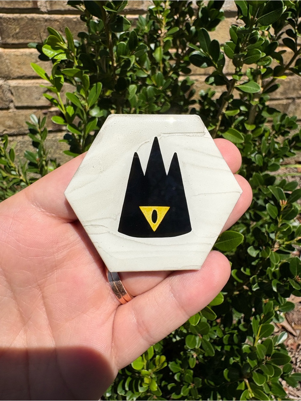 Heket Yellow Bishop Crown Cult of the Lamb Decorative Hexagon